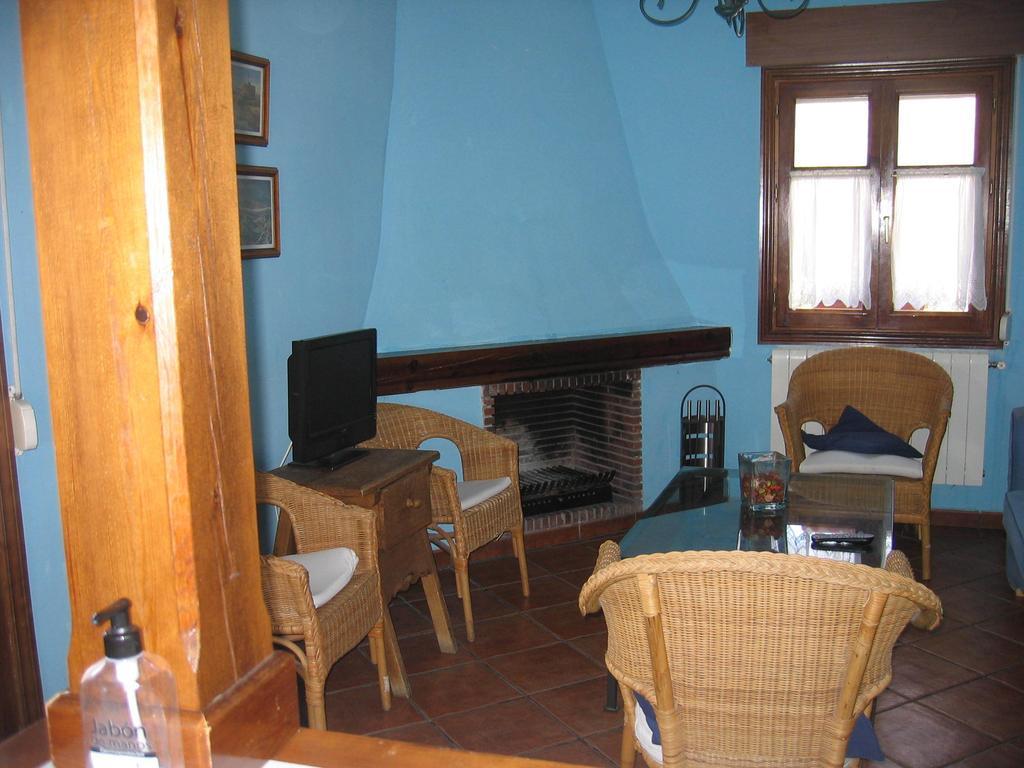 Apartamentos El Pajar Del Abuelo Пералехос-де-лас-Тручас Номер фото