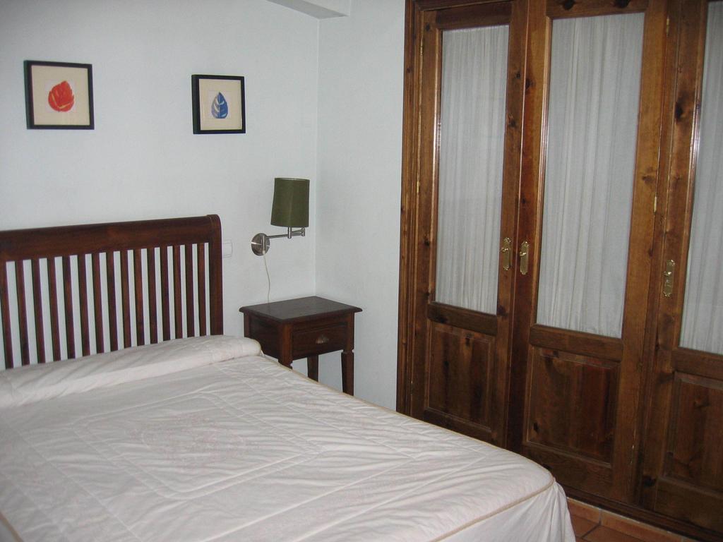 Apartamentos El Pajar Del Abuelo Пералехос-де-лас-Тручас Экстерьер фото